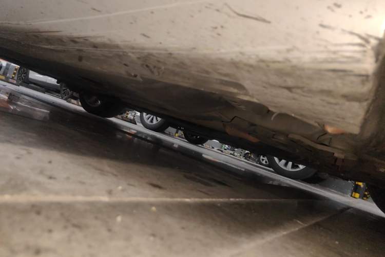 Used Volvo V40 2015 1.6T Zhiyi Edition Chassis Front Right