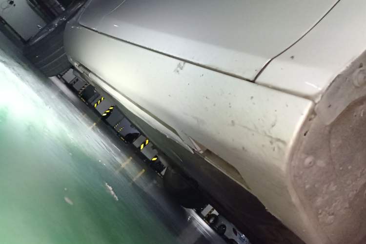Used Volvo V40 2015 1.6T Zhiya Edition Chassis Front Right