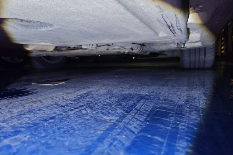 Used Volvo V40 2015 1.6T Zhiya Edition Chassis Front Right