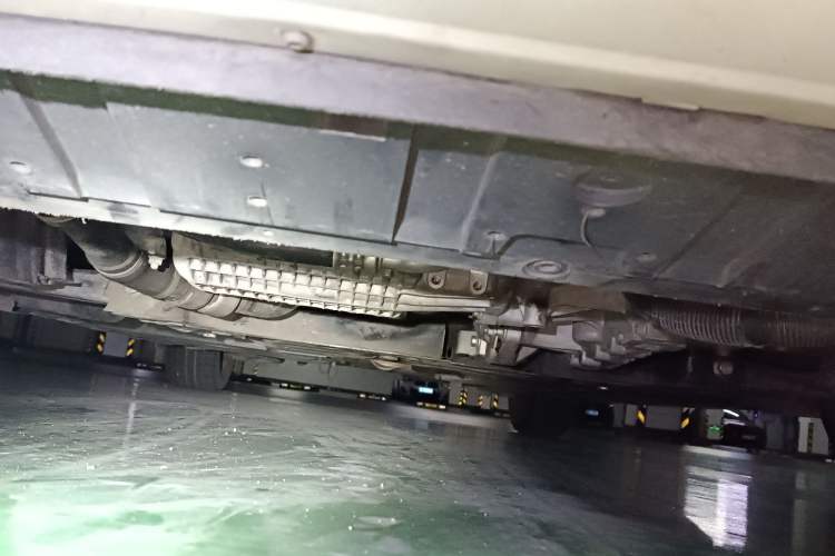 Used Volvo V40 2015 1.6T Zhiya Edition Chassis Front
