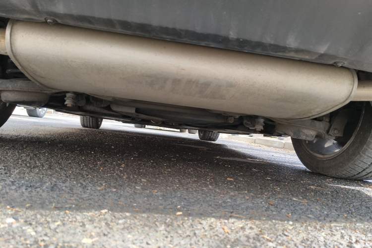 Used Volvo V40 2015 1.6T Zhiyi Edition Chassis Rear