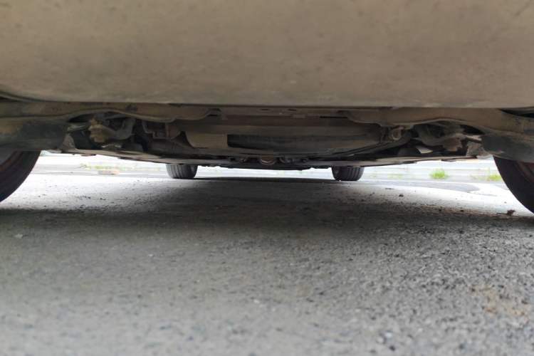 Used Volvo V40 2015 1.6T Zhiya Edition Chassis Rear