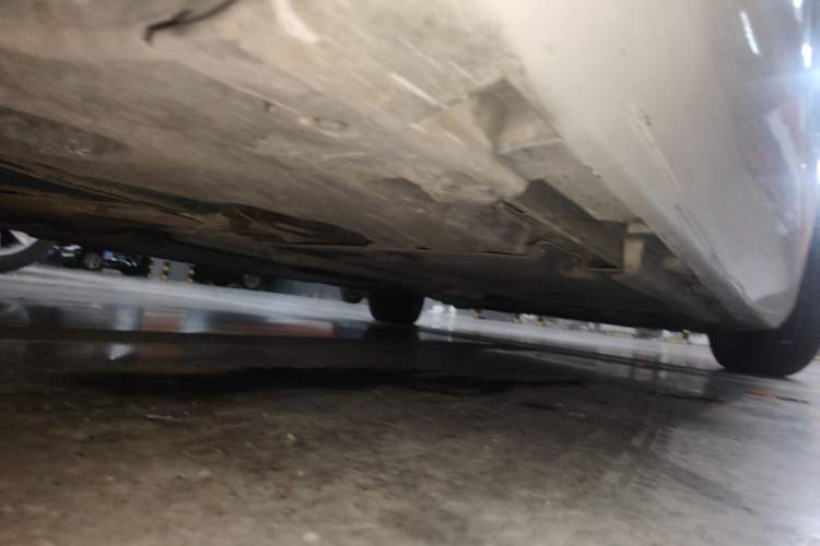 Used Volvo V40 2015 1.6T Zhiyi Edition Chassis Rear Right