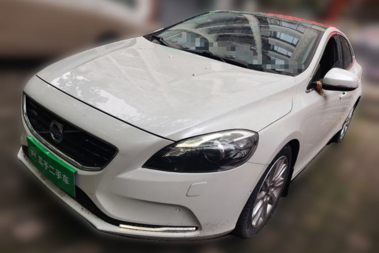 Used Volvo V40 2015 1.6T Zhiya Edition Guazi used car, China used car export, Used car for sale, Used cars, Cheapest cars for sale
