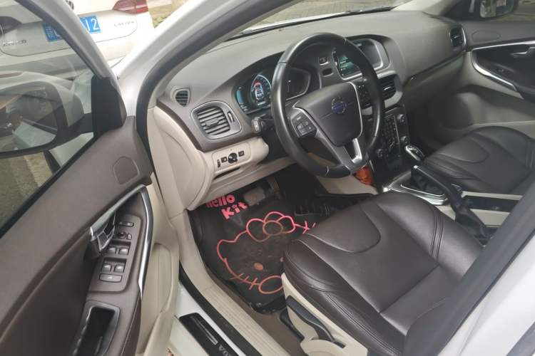 Used Volvo V40 2015 1.6T Zhiyi Edition Driver Seat