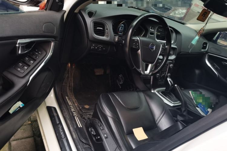 Used Volvo V40 2015 1.6T Zhiya Edition Driver Seat