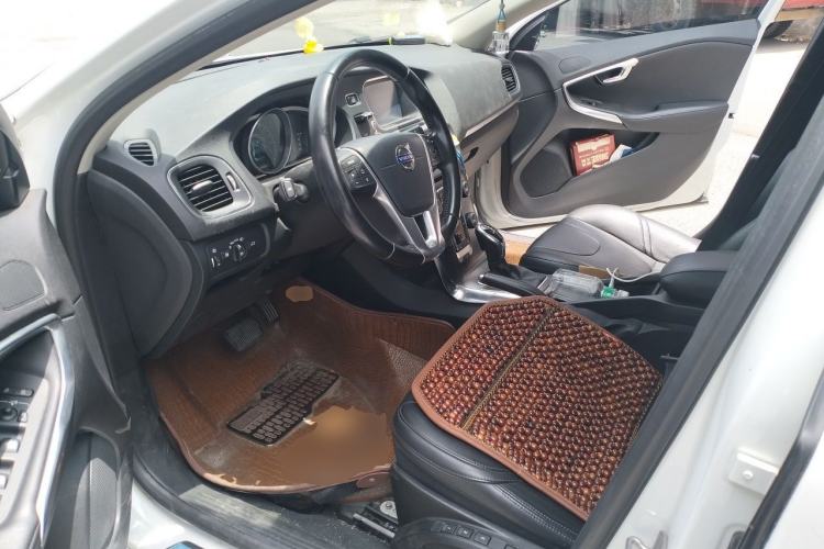 Used Volvo V40 2015 1.6T Zhiya Edition Driver Seat