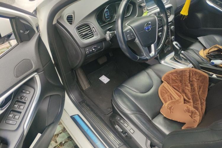 Used Volvo V40 2015 1.6T Zhiya Edition Driver Seat