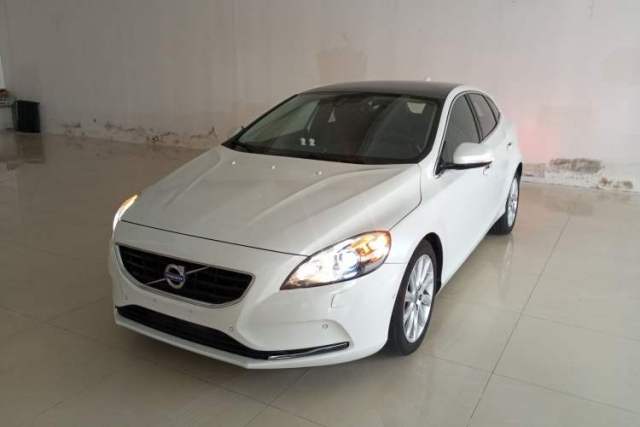 Used Volvo V40 2015 1.6T Zhiya Edition