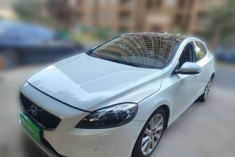 Volvo V40 2015 1.6T Zhiya Edition usado Guazi used car, China used car export, Used car for sale, Used cars, Cheapest cars for sale