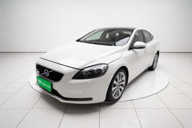 Volvo V40 2015 1.6T Zhiya Edition с пробегом
