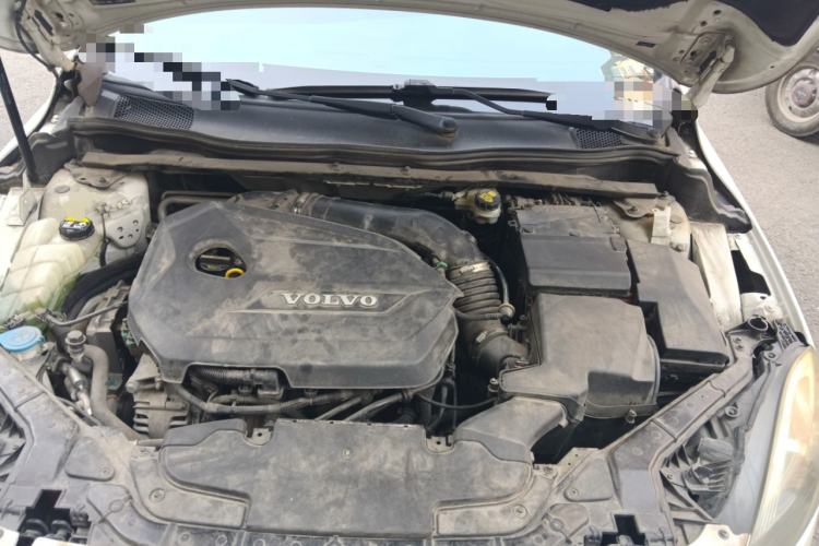 Used Volvo V40 2015 1.6T Zhiyi Edition Engine Bay