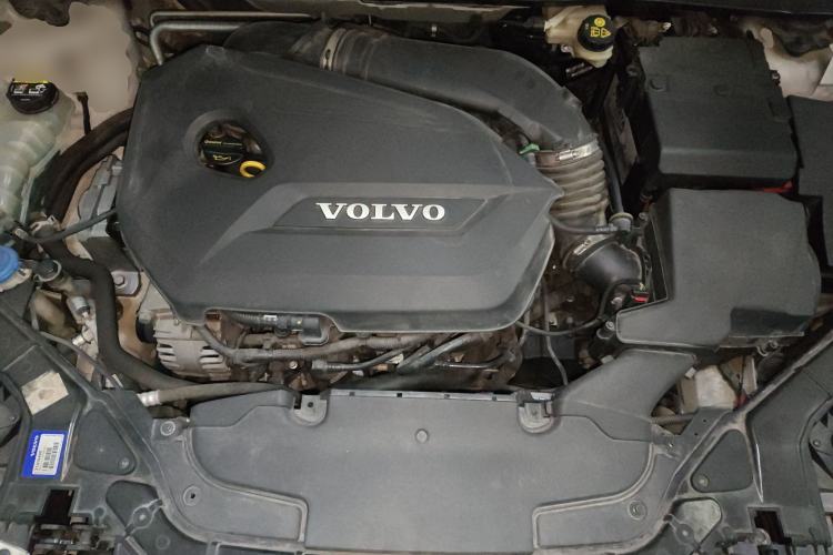 Used Volvo V40 2015 1.6T Zhiya Edition Engine Bay