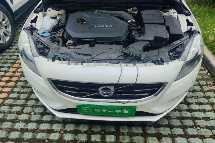 Used Volvo V40 2015 1.6T Zhiya Edition Engine Bay