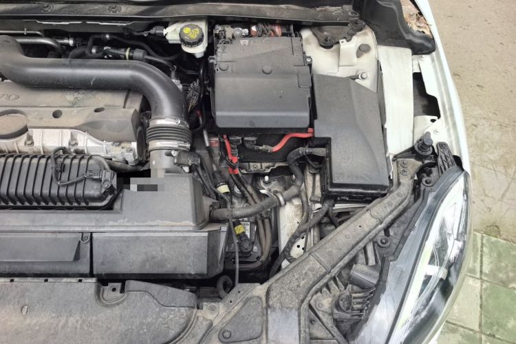 Used Volvo V40 2015 Cross Country T5 AWD Smart Luxury Edition Engine Bay Left
