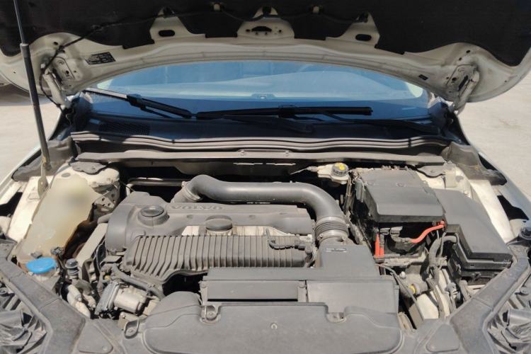 Used Volvo V40 2015 Cross Country T5 AWD Smart Luxury Edition Engine Bay