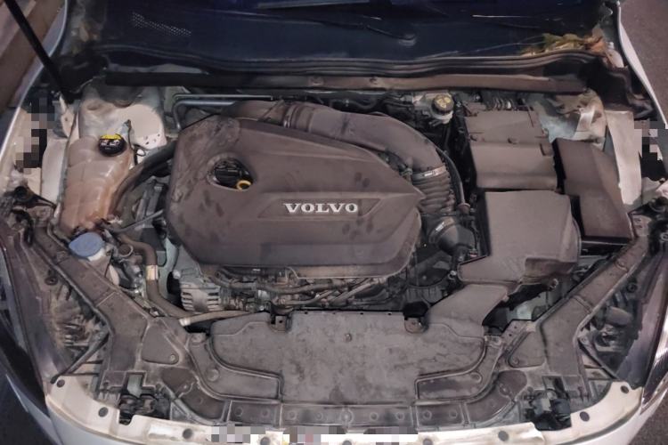 Used Volvo V40 2015 1.6T Zhiya Edition Engine Bay