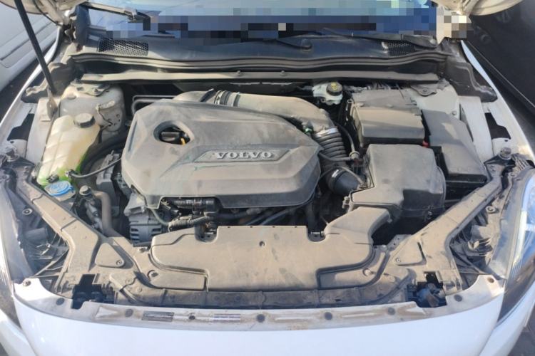 Used Volvo V40 2015 1.6T Zhiya Edition Engine Bay
