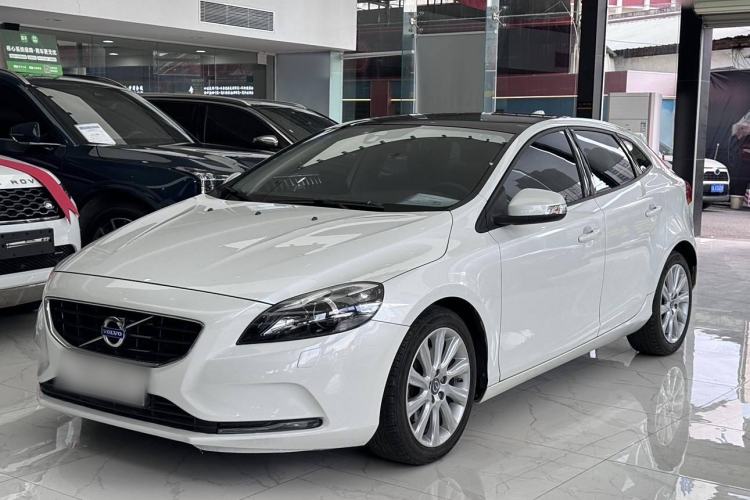 Used Volvo V40 2015 1.6T Zhiyi Edition Exterior 1