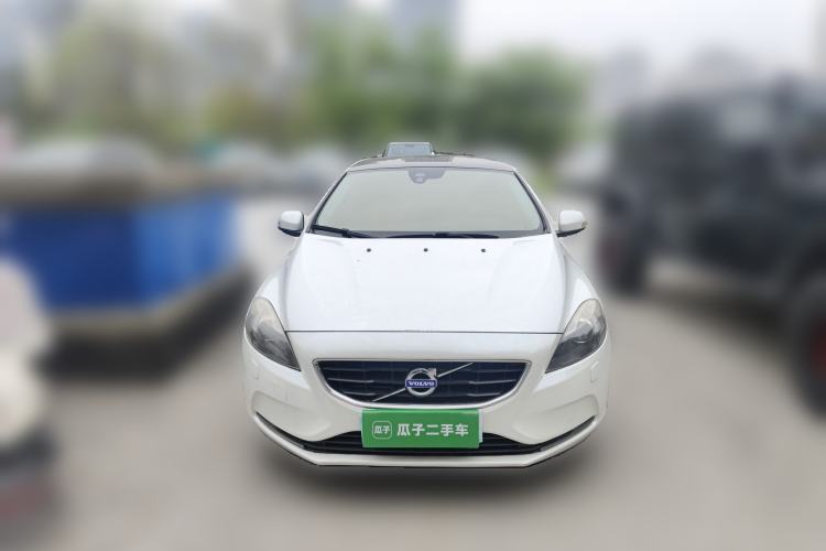 Used Volvo V40 2015 1.6T Zhiyi Edition Exterior 1