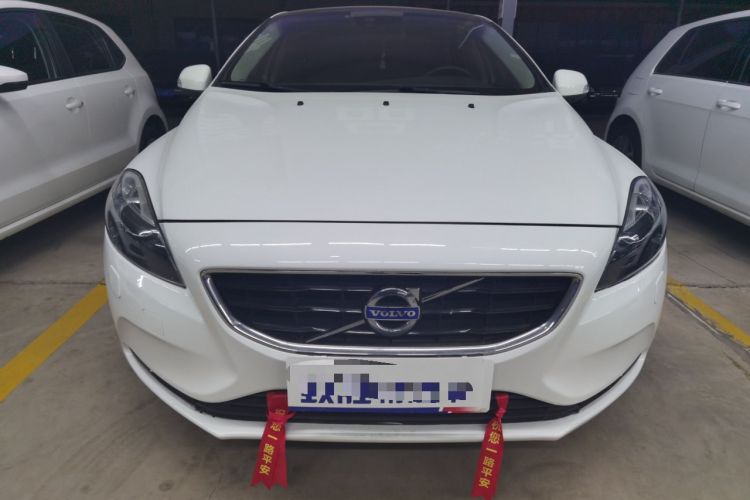 Used Volvo V40 2015 1.6T Zhiyi Edition Exterior 1