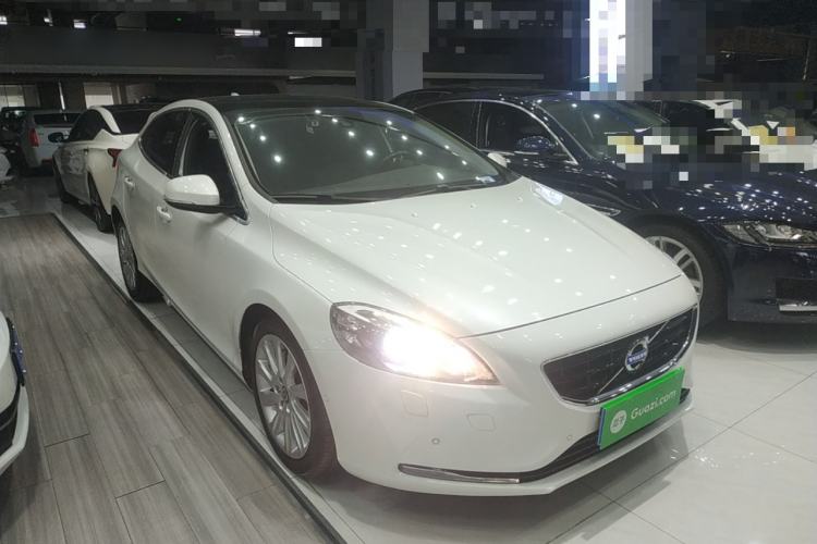 Used Volvo V40 2015 1.6T Zhiya Edition Exterior 1