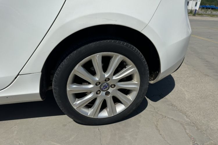 Used Volvo V40 2015 1.6T Zhiya Edition Exterior 1