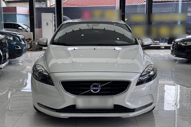 Used Volvo V40 2015 1.6T Zhiyi Edition Exterior 2