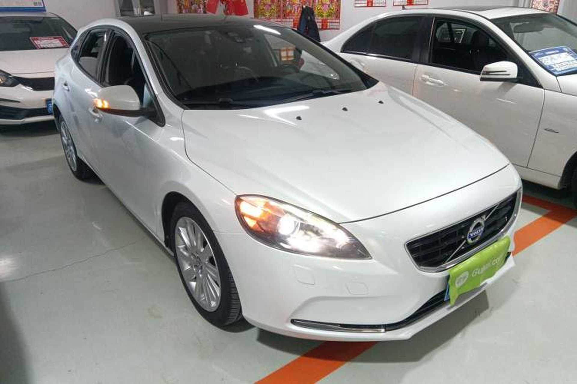 Used Volvo V40 2015 1.6T Zhiyi Edition Exterior 2