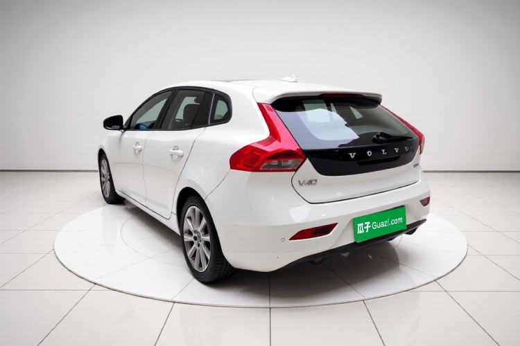 Used Volvo V40 2015 1.6T Zhiyi Edition Exterior 3