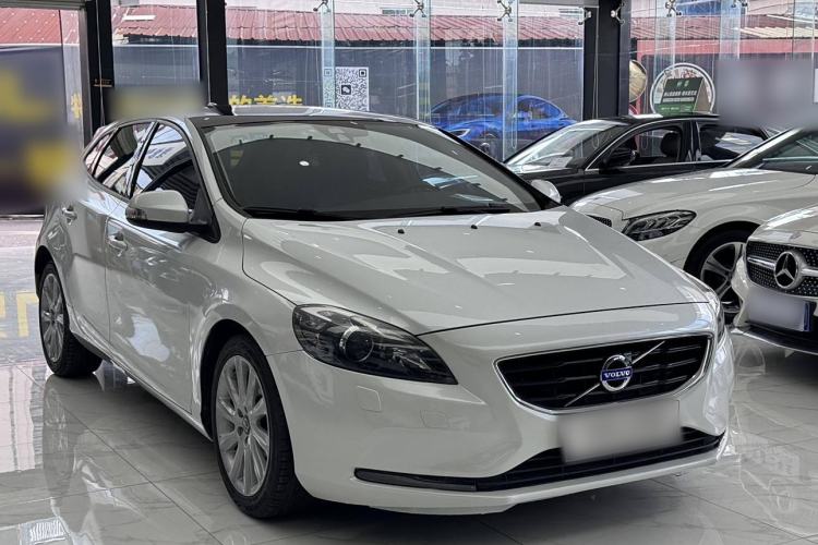 Used Volvo V40 2015 1.6T Zhiyi Edition Exterior 3