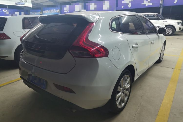 Used Volvo V40 2015 1.6T Zhiyi Edition Exterior 3