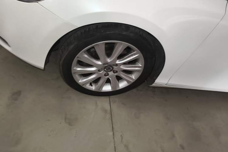 Used Volvo V40 2015 1.6T Zhiyi Edition Exterior 4