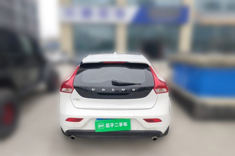 Used Volvo V40 2015 1.6T Zhiyi Edition Exterior 4