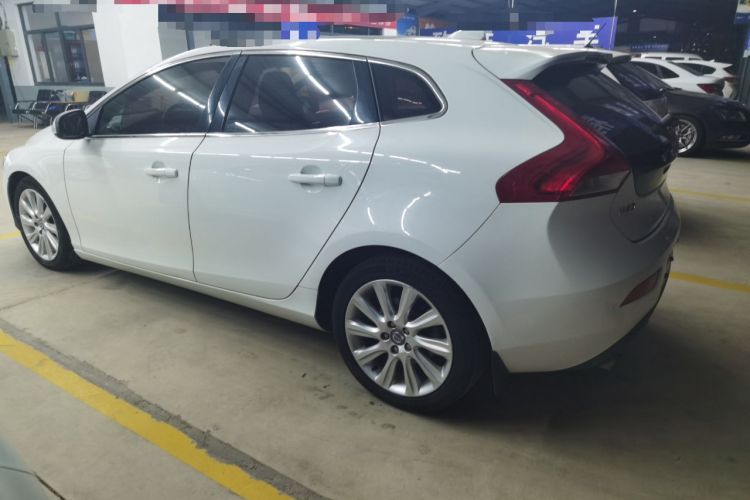 Used Volvo V40 2015 1.6T Zhiyi Edition Exterior 5