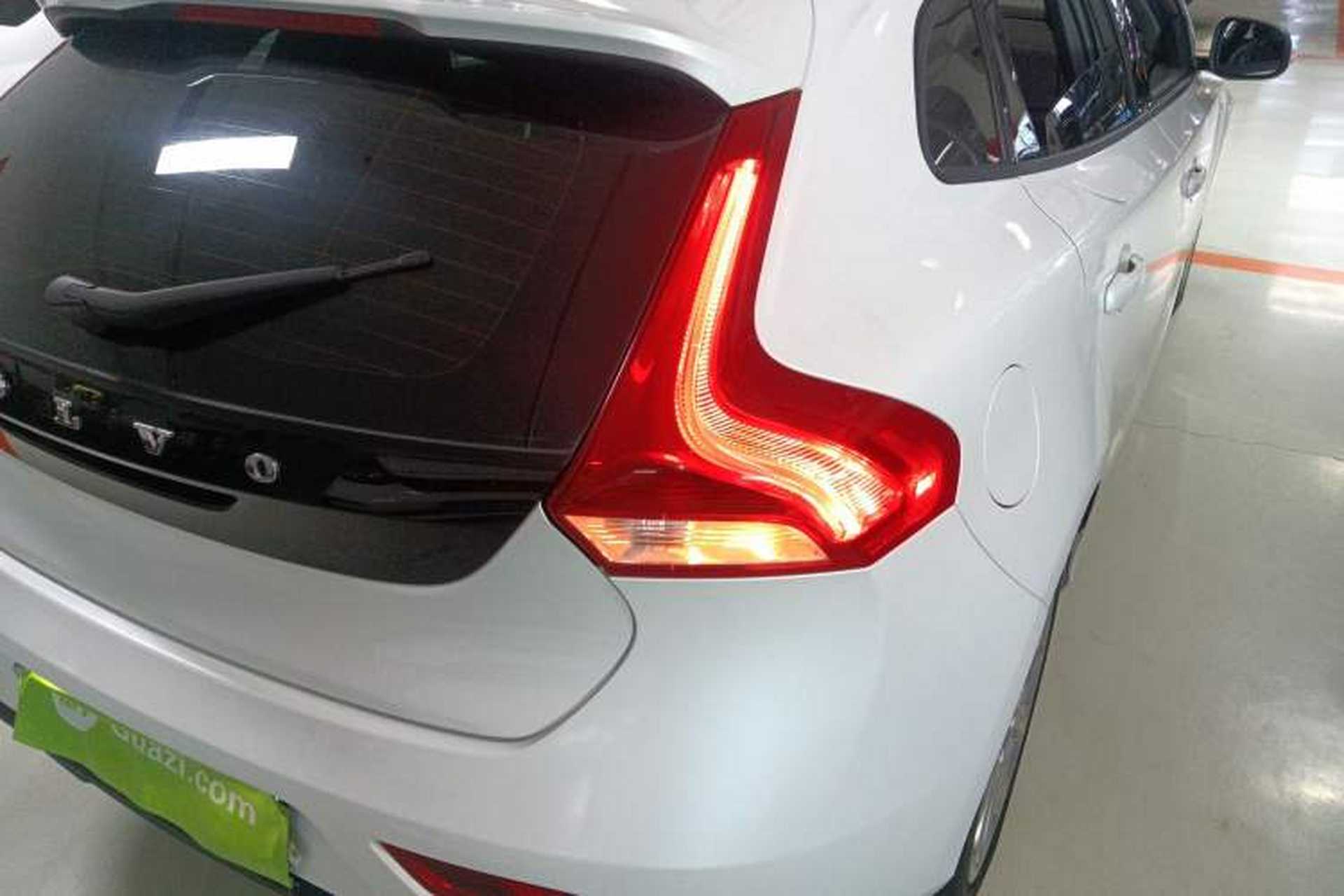 Used Volvo V40 2015 1.6T Zhiyi Edition Exterior 6