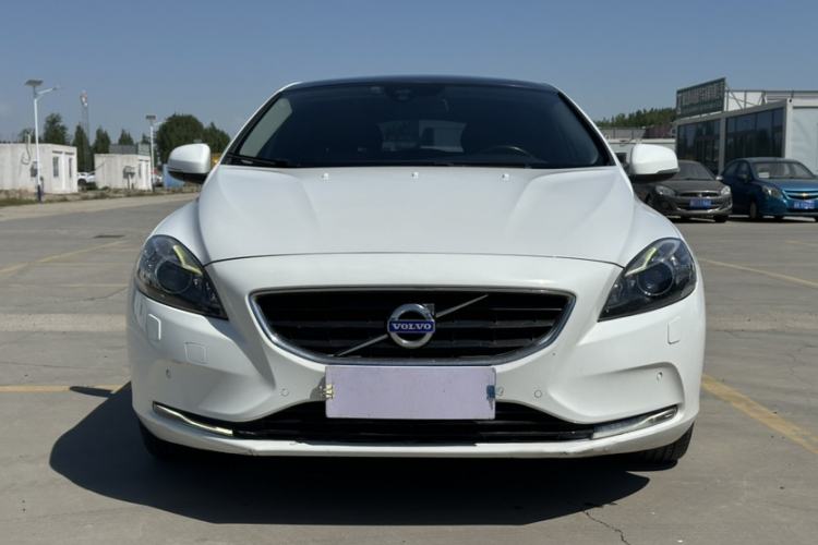 Used Volvo V40 2015 1.6T Zhiya Edition Exterior 6