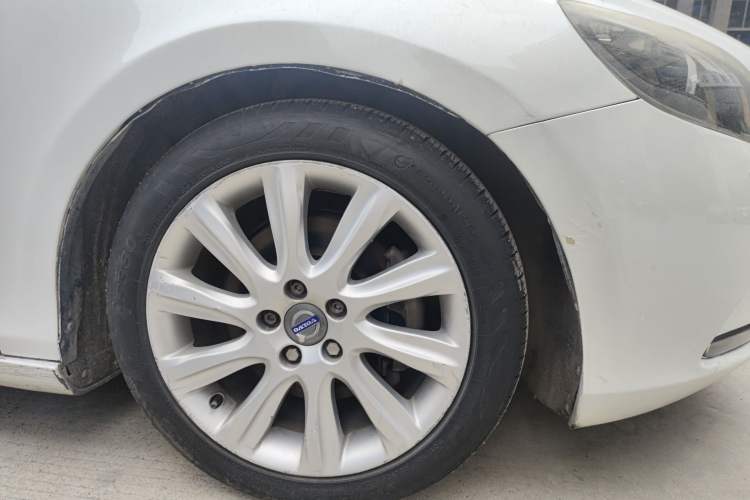 Used Volvo V40 2015 1.6T Zhiyi Edition Exterior 7