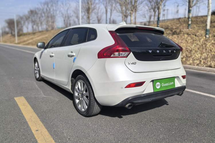 Used Volvo V40 2015 1.6T Zhiyi Edition Exterior 7