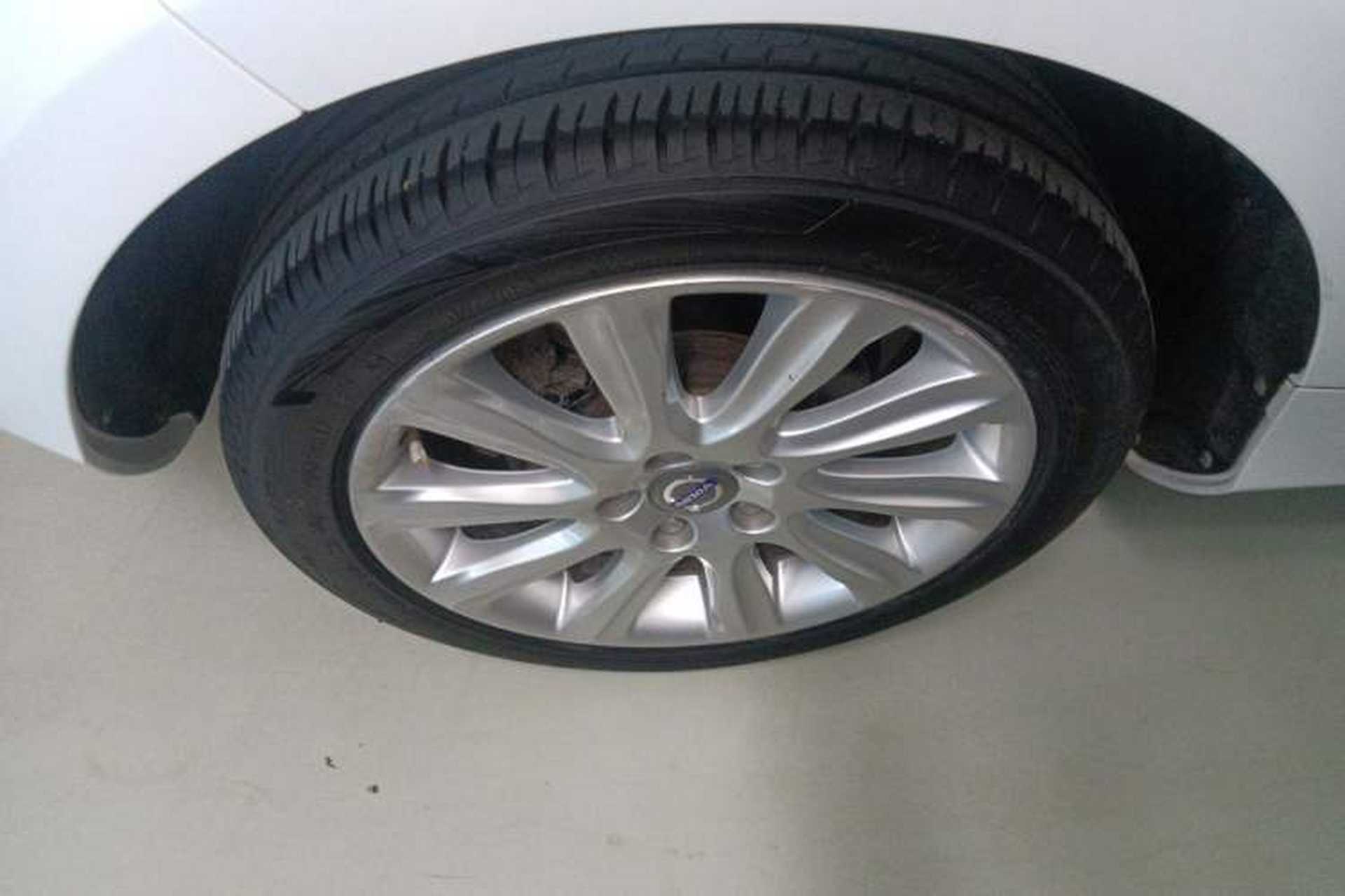 Used Volvo V40 2015 1.6T Zhiyi Edition Exterior 8