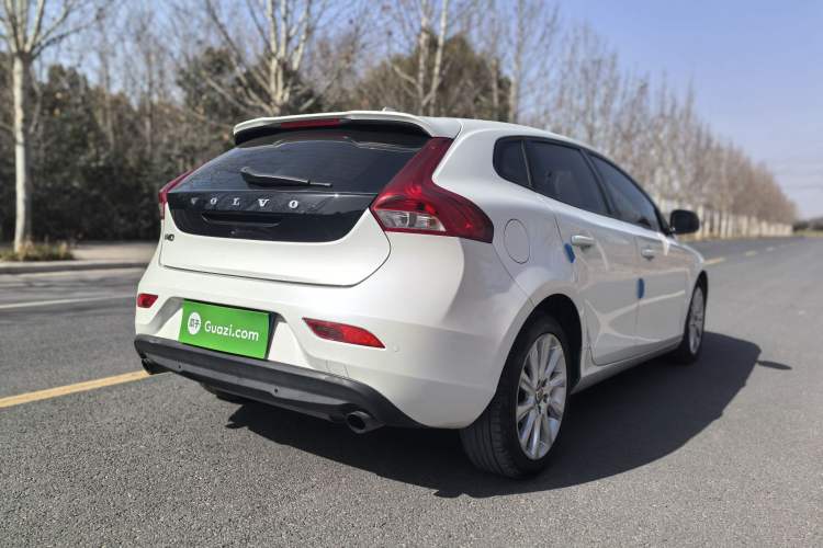 Used Volvo V40 2015 1.6T Zhiyi Edition Exterior 8