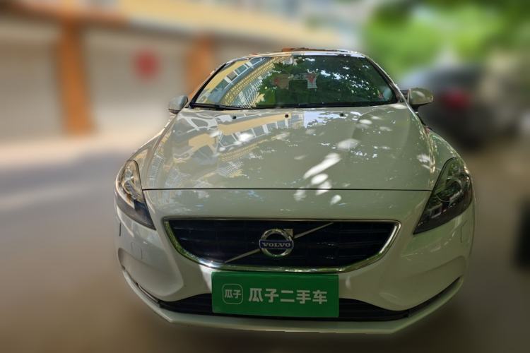 Used Volvo V40 2015 1.6T Zhiyi Edition Front