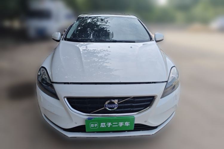 Used Volvo V40 2015 1.6T Zhiya Edition Front