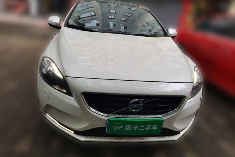 Used Volvo V40 2015 1.6T Zhiya Edition Front