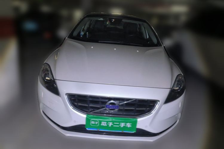Used Volvo V40 2015 1.6T Zhiya Edition Front