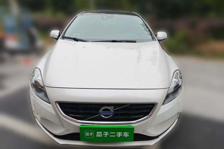 Used Volvo V40 2015 1.6T Zhiya Edition Front
