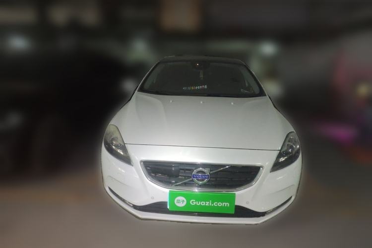 Used Volvo V40 2015 1.6T Zhiya Edition Front