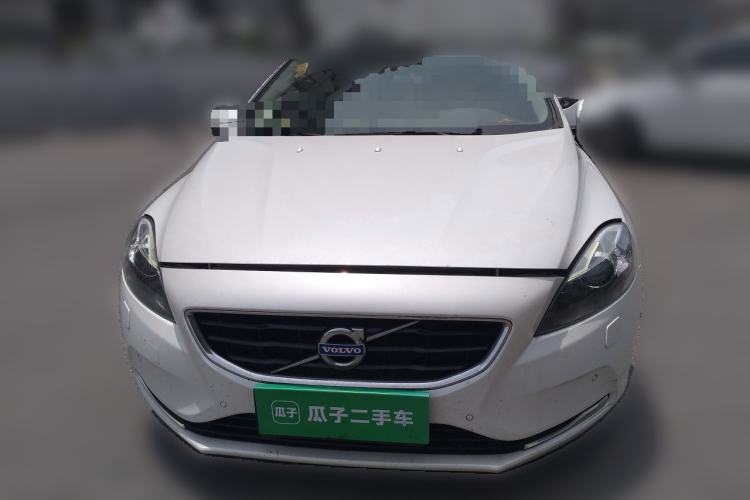 Used Volvo V40 2015 1.6T Zhiya Edition Front