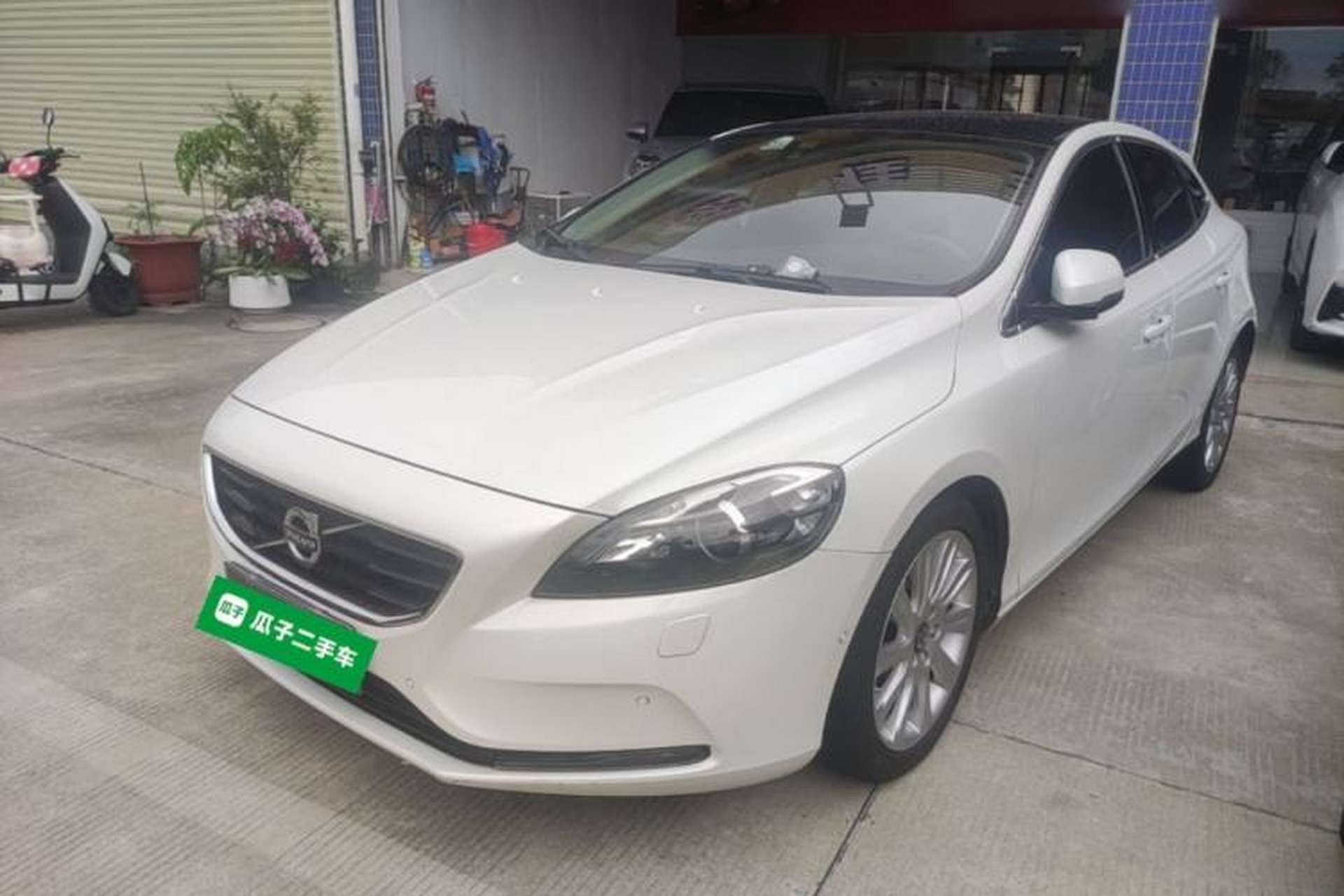 Used Volvo V40 2015 1.6T Zhiya Edition Front Left 45 Deg