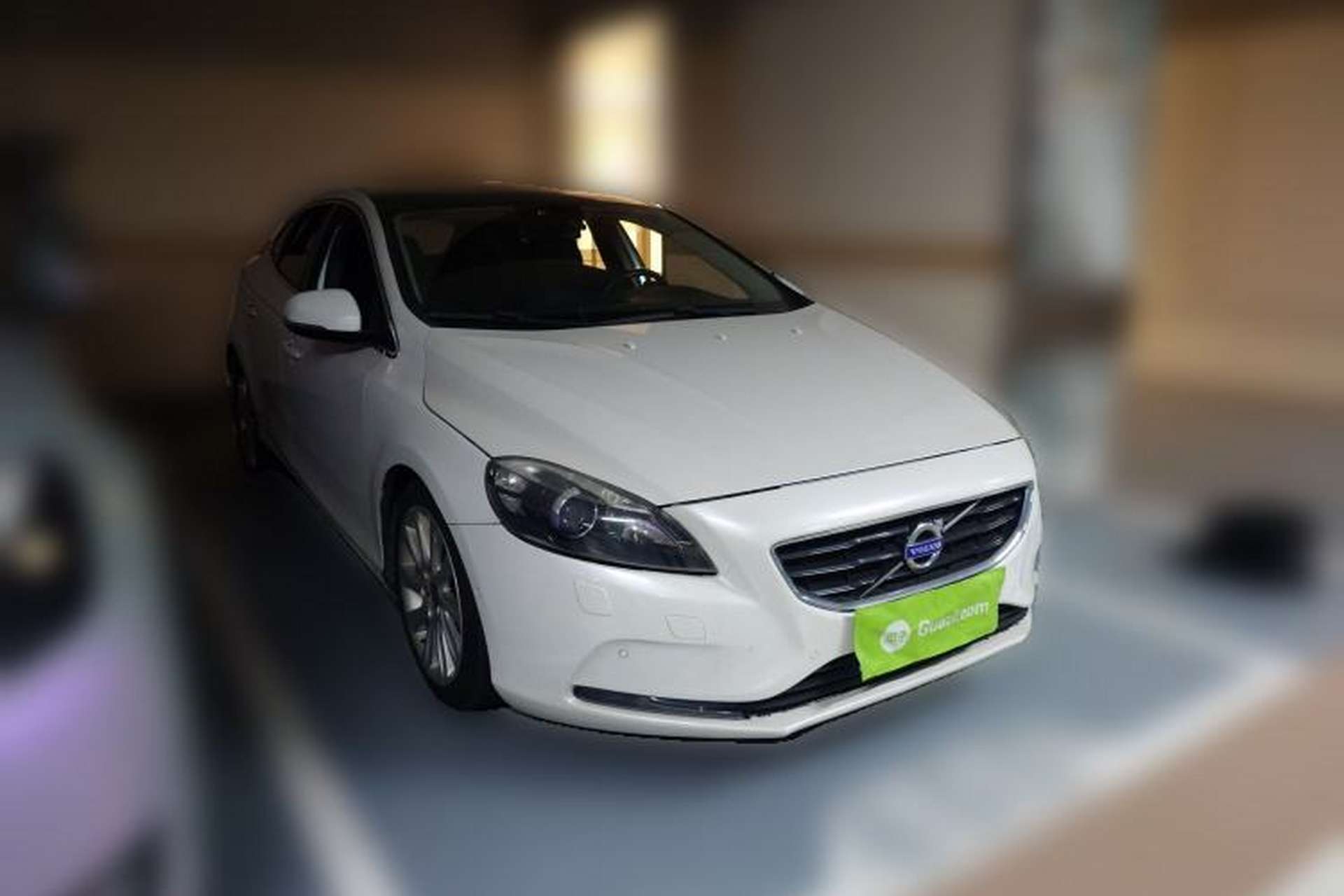 Used Volvo V40 2015 1.6T Zhiya Edition Front Right 45 Deg
